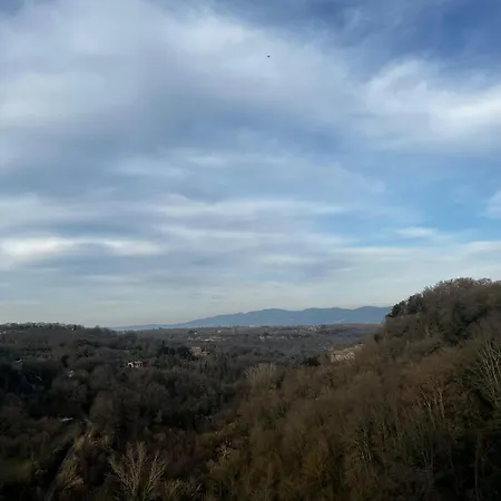 Sospesi Nel Borgo *