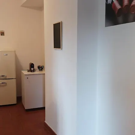 Sospesi Nel Borgo