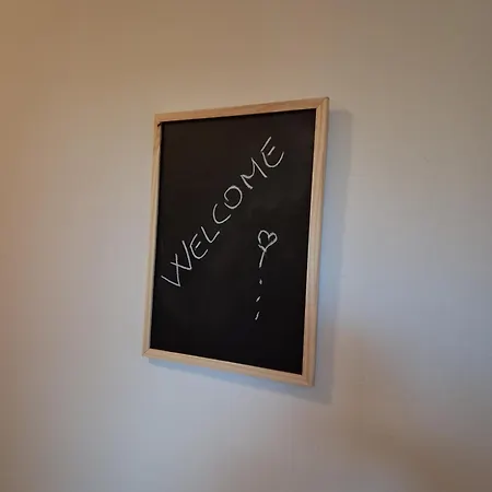 Sospesi Nel Borgo *