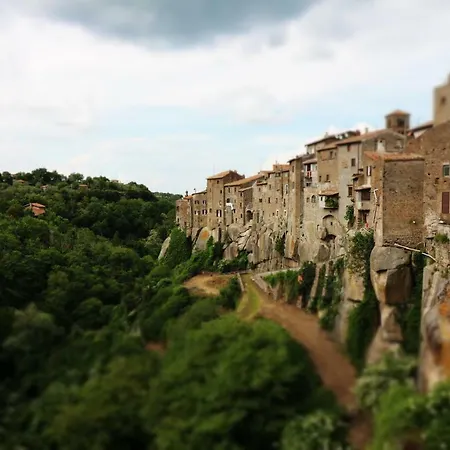 Sospesi Nel Borgo Vitorchiano